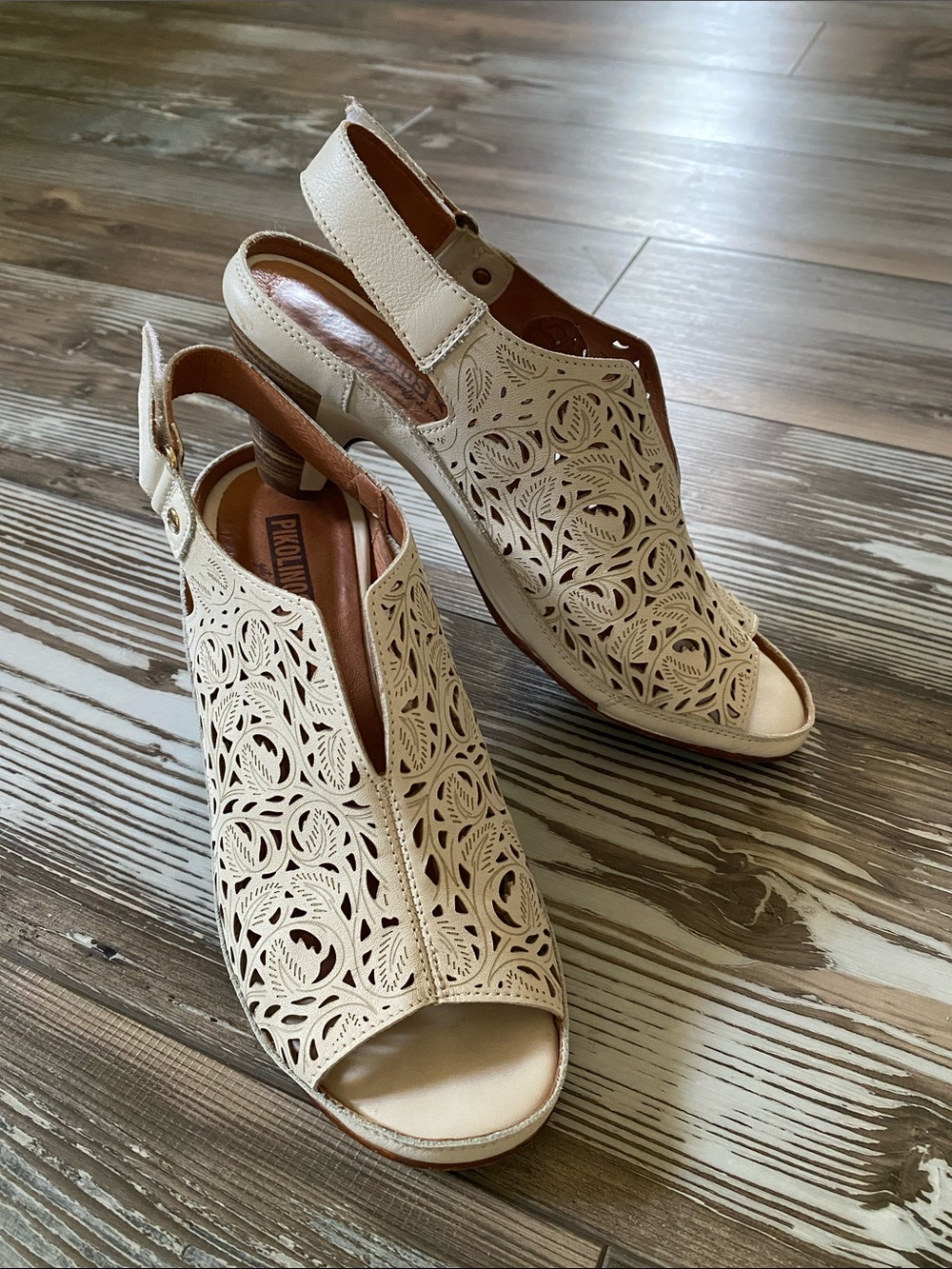 🤍Rare Pikolinos🤍Cream Laser-Cut Lace Look Leather Slingback Sandals - Picture 16 of 16